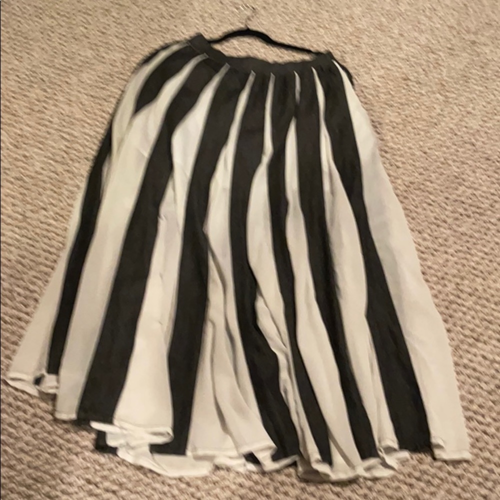 Women’s Pleated Flair Skirt